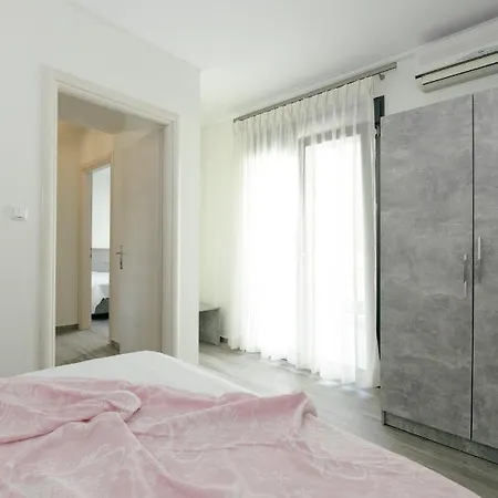 Apartament W1 *